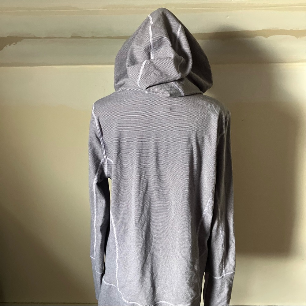 Lululemon Stride Jacket Brushed in Lilac Heathered
Coal Wee Stripe Lilac size 12 - Picture 10 of 12